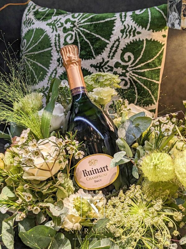 Bouteille de champagne Ruinart, suggestion de présentation.