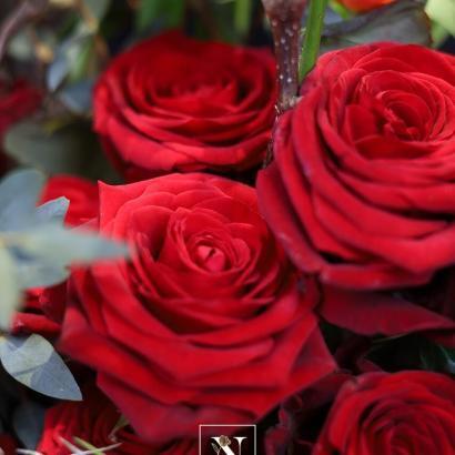 Appassionata, notre bouquet spécial pour la Saint Valentin, réalisé à partir de roses et tulipes rouges.